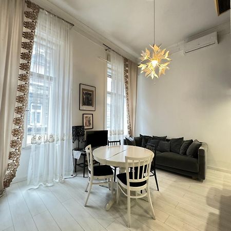4 You Apartment Budapest Bagian luar foto